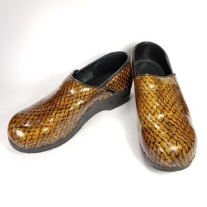 Sanita Snakeskin Clogs Women's Size 38/7.5-8